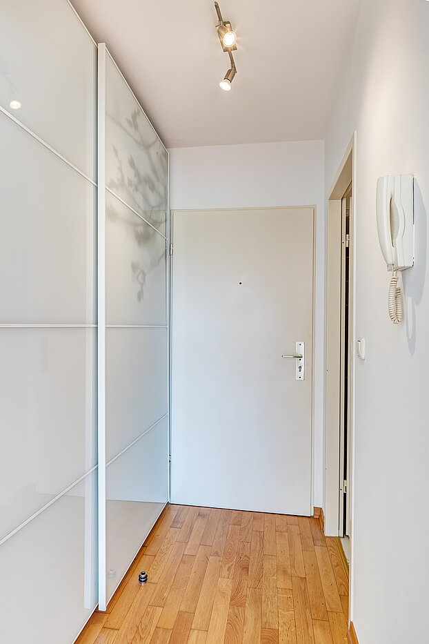 Apartment a 2 camere | München-Feldmoching | 70466 | Flur Richtung Eingang