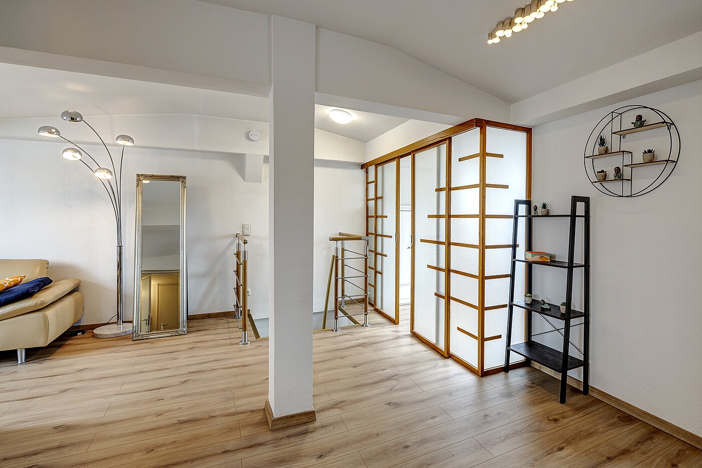 Appartamento mansardato a 4.5 camere | München-Ludwigsvorstadt | 70461 | Wohnen / Essen