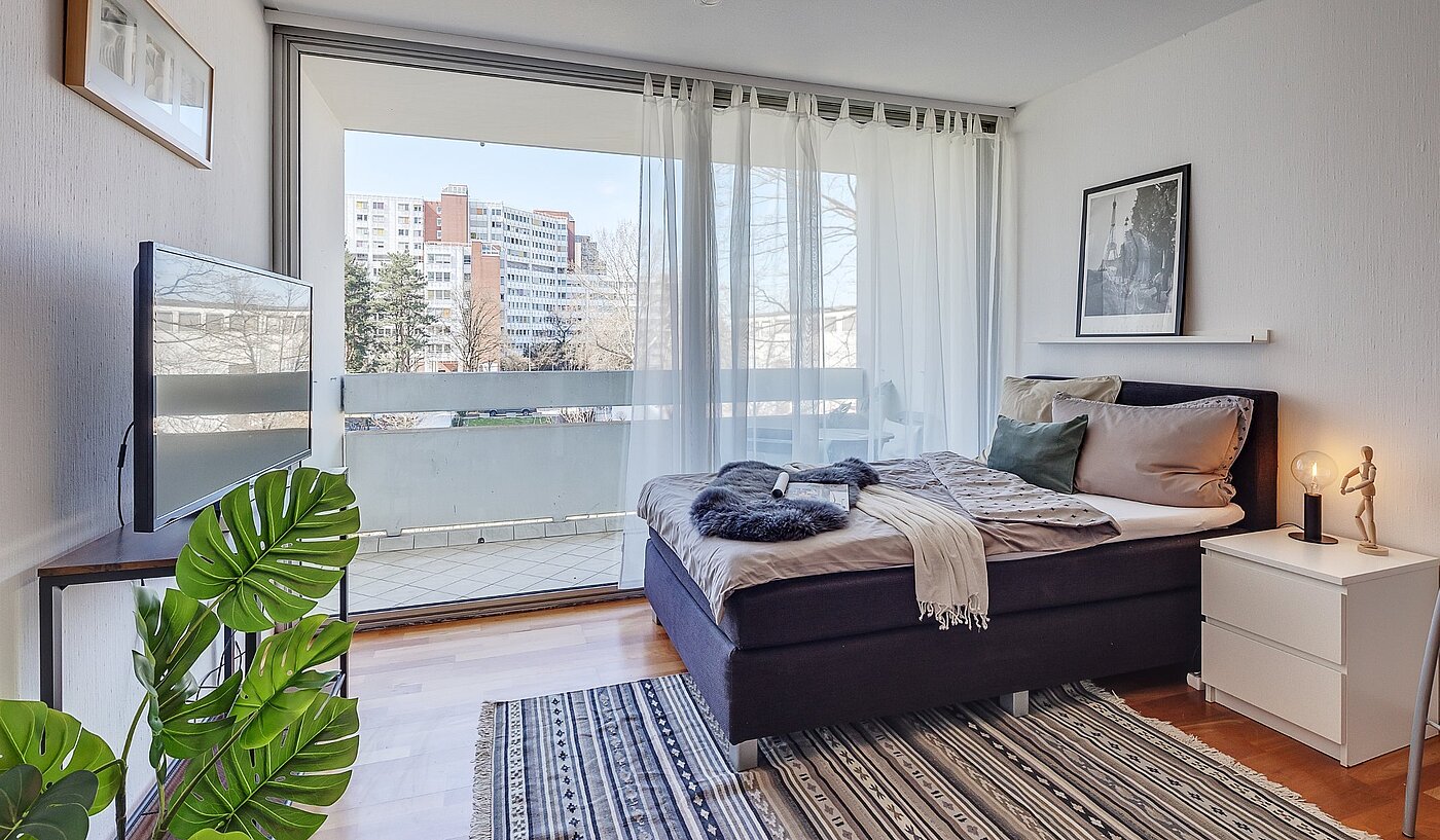 Appartamento a 1 camera | München-Bogenhausen | 2103ML6 | Hier der Blick Richtung Loggia