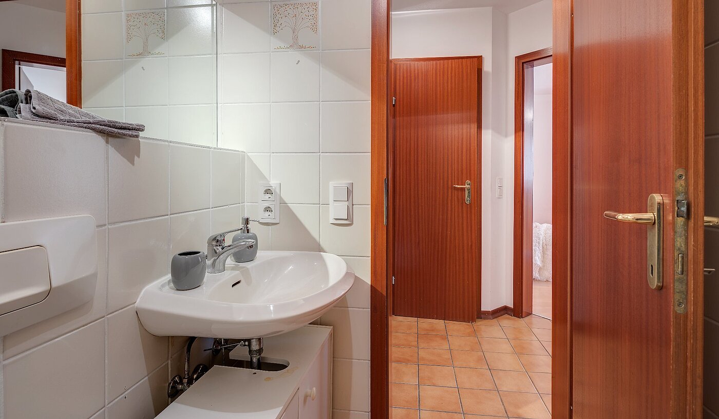 Appartamento a 2 camere | München-Isarvorstadt | 1804ML1 | Freundliches Badezimmer