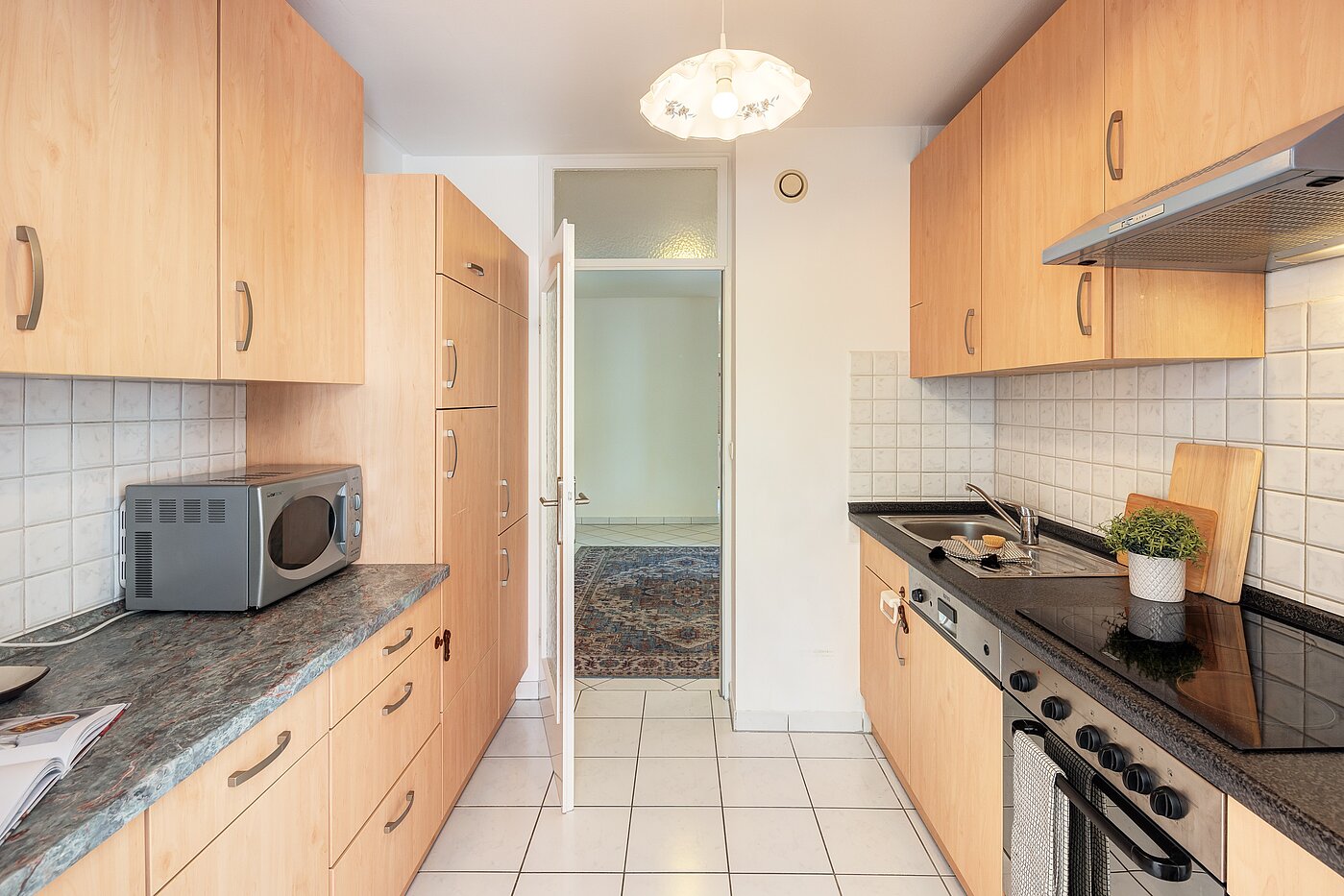 Appartamento a 3 camere | München-Bogenhausen | 70261 | Praktische Durchgangsküche...