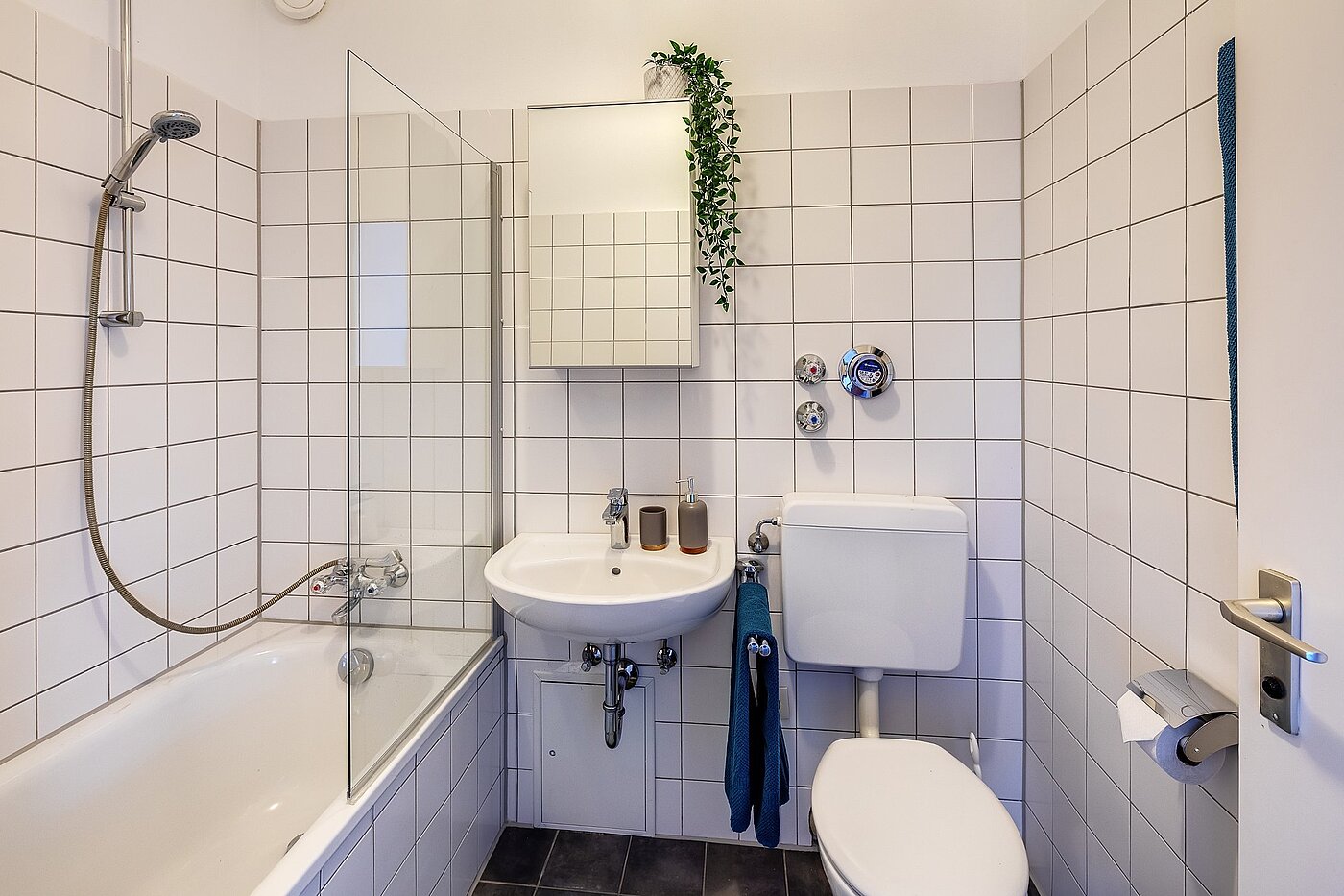 Appartamento a 1 camera | München-Schwabing | 2007ML2 | Bad mit Badewanne