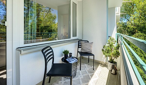 Appartamento a 2 camere | München-Bogenhausen | 70142 | Balkon mit Morgensonne