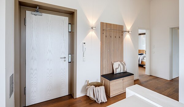 Penthouse a 3.5 camere | München-Oberföhring | 70237 | Wohnungseingangstüre mit...