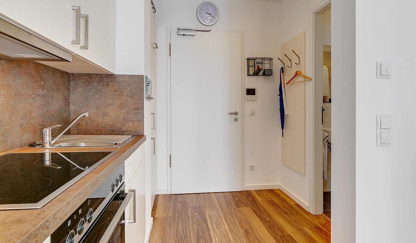 Appartamento al piano terra a 1 camera | München-Milbertshofen | 2202ML8 | Eingangsbereich und Bad