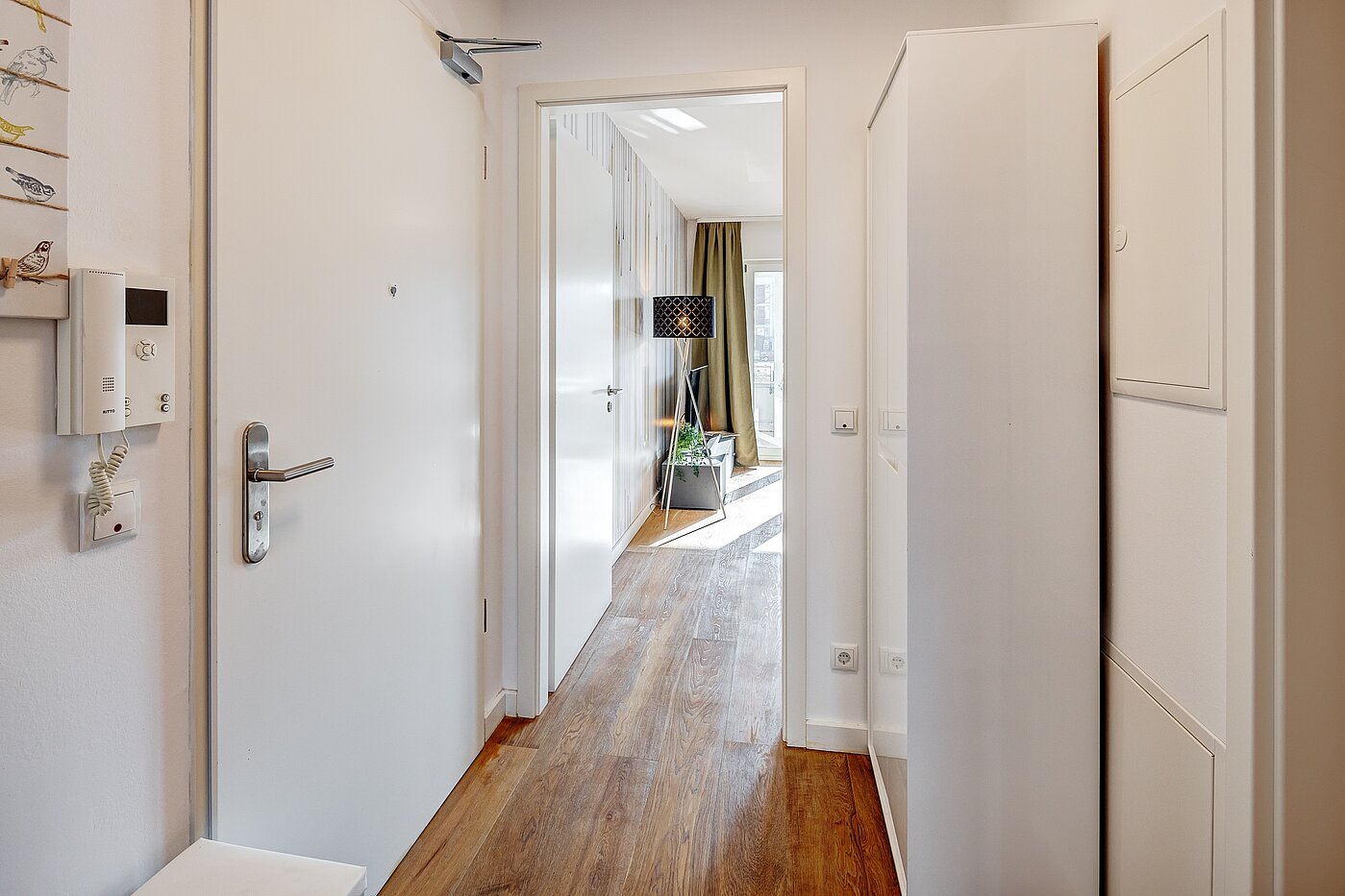Appartamento al piano terra a 2 camere | München-Riem | 2201ML1 | Garderobe und Stauraum in der Diele