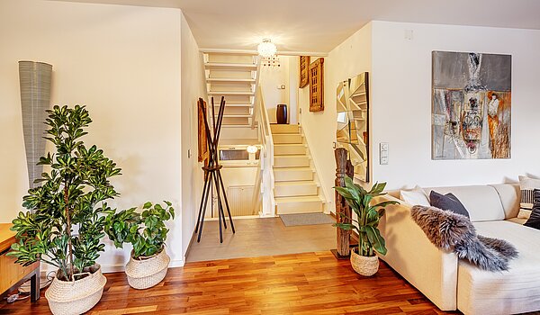 Casa a schiera d'angolo a 3 camere | Kreuth | 70037 | Offenes Treppenhaus in den Wohnbereich