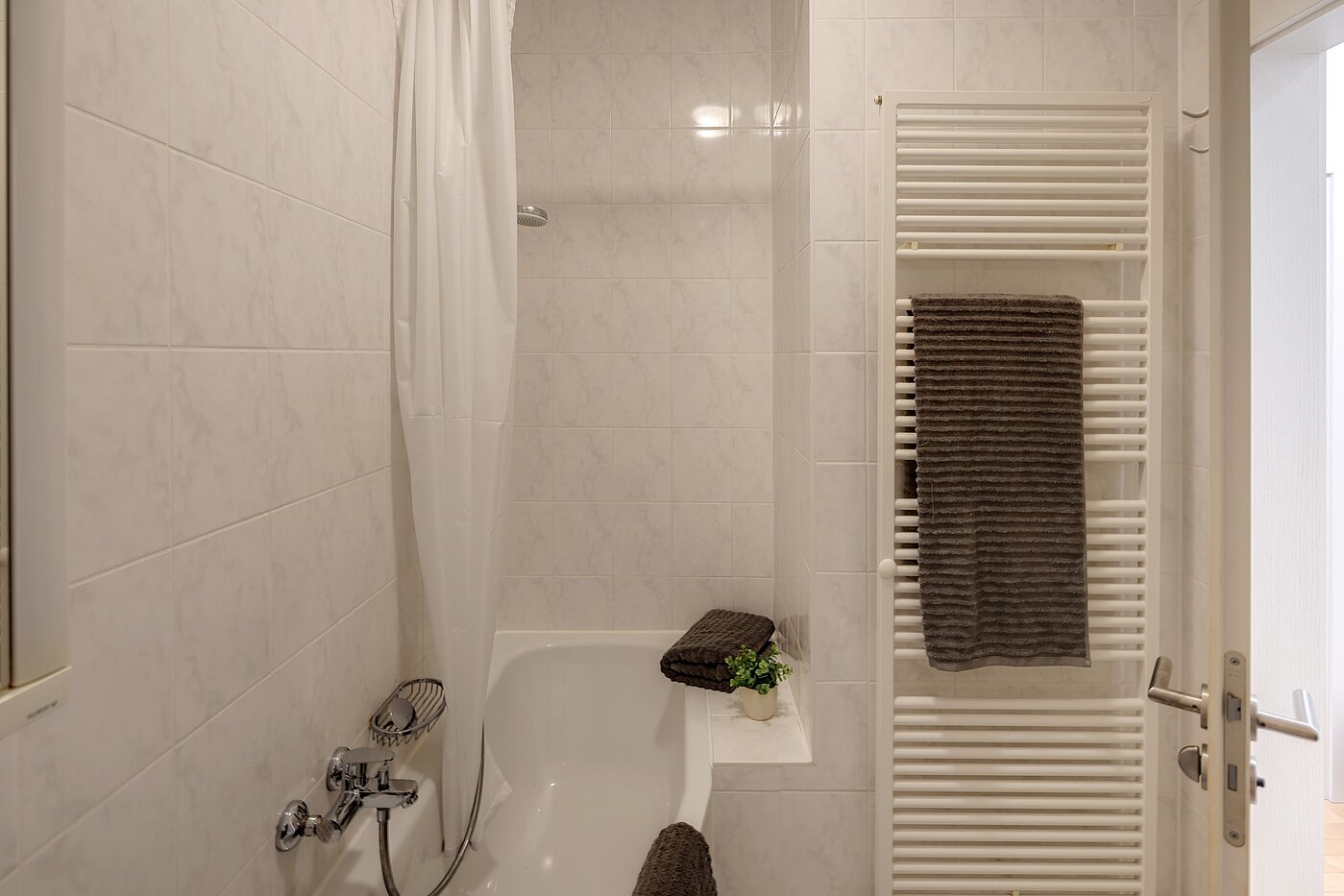 Appartamento a 1 camera | München-Maxvorstadt | 2206ML5 | ...mit Badewanne