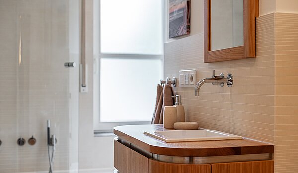 Appartamento a 3 camere | München-Harlaching | 2108ML3 | ...Badewanne und Fenster