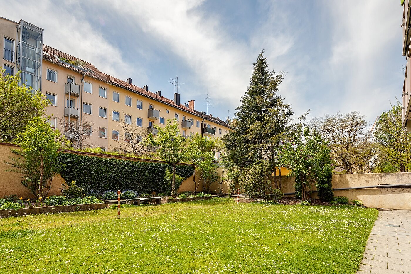 Appartamento a 2 camere | München-Maxvorstadt | 2105ML3 | Blühender Innenhof