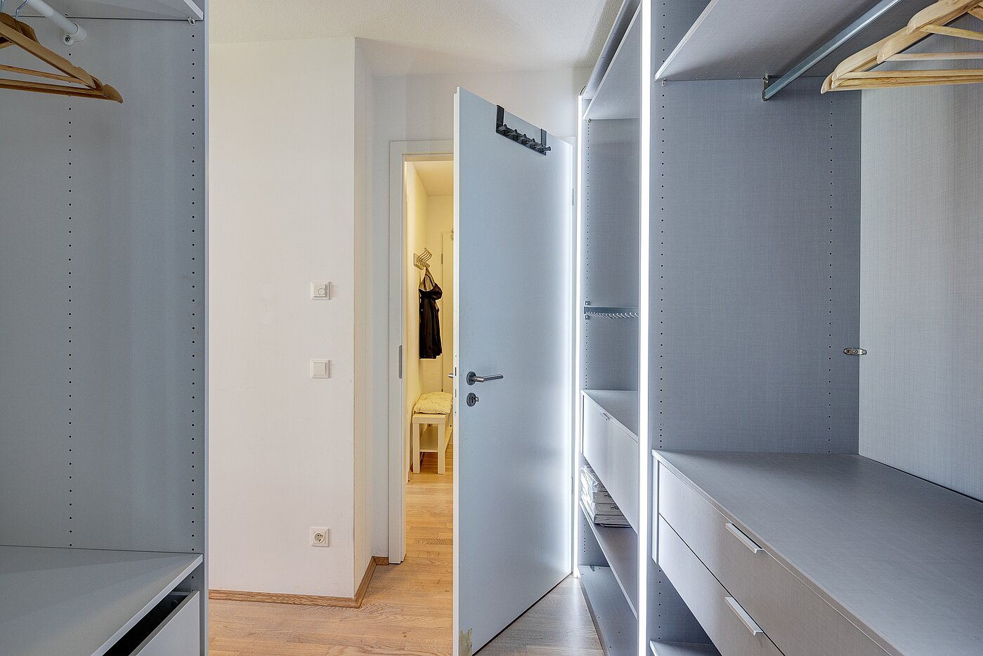 Appartamento a 3 camere | 70483 | ...Ankleide-/Schankbereich