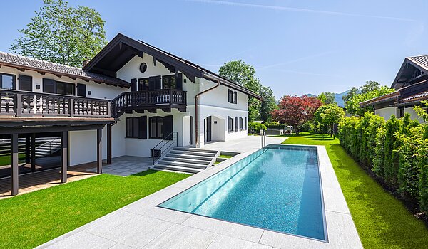 Proprietà speciale a 15 camere | Bad Wiessee | 701591 | Landhaus mit Außenpool