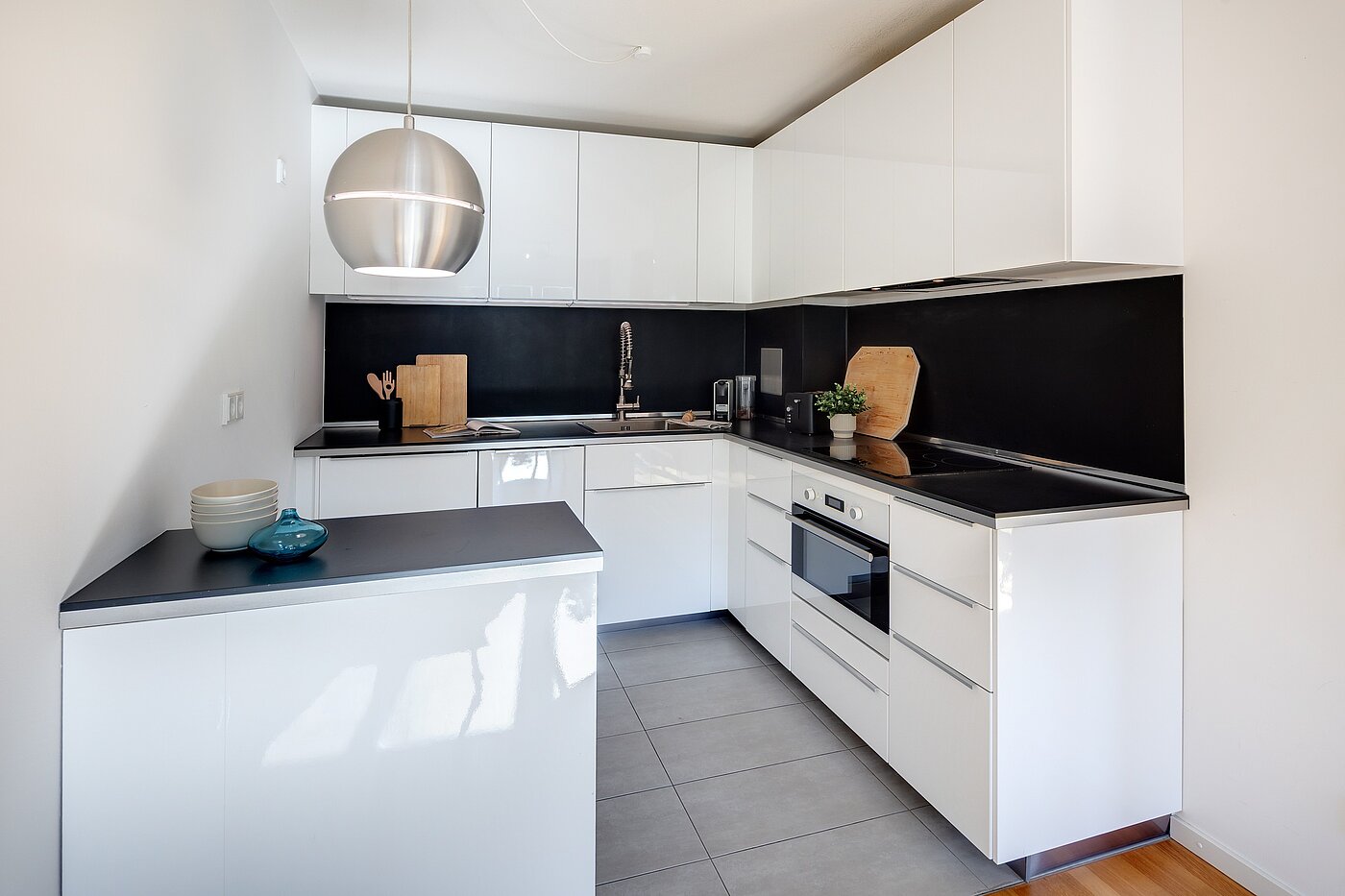 Appartamento a 2 camere | München-Schwabing | 70278 | Weiße Einbauküche