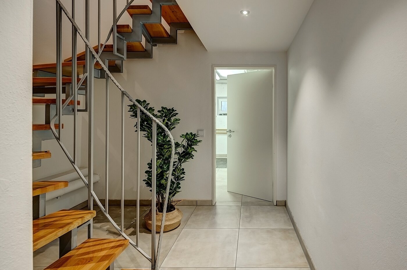Appartamento a 4 camere | Ismaning | 700081 | Flur im Untergeschoss