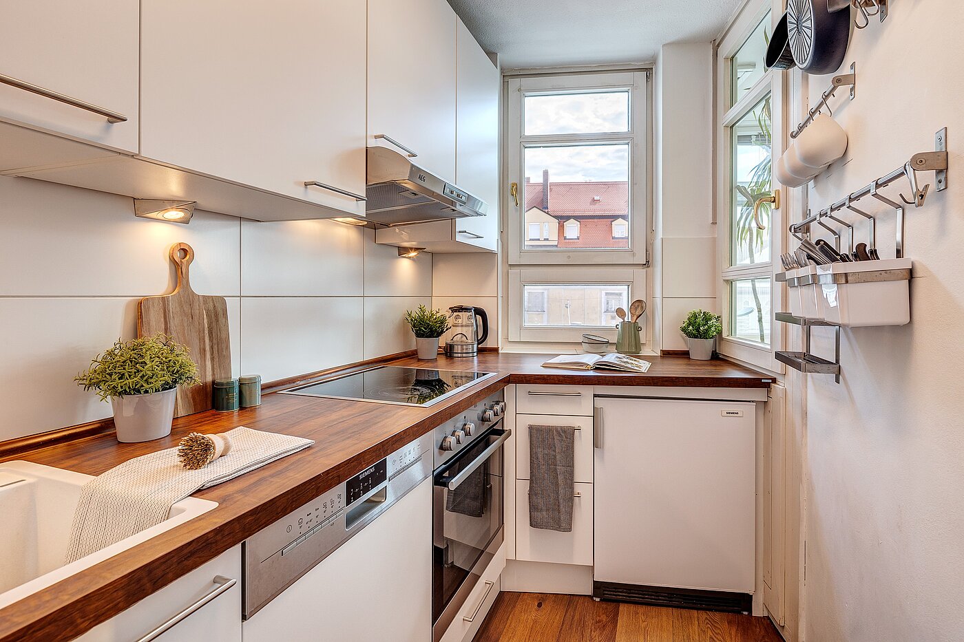 Appartamento a 2 camere | München-Schwabing | 2205ML71 | Die Küche bietet viel Stauraum...