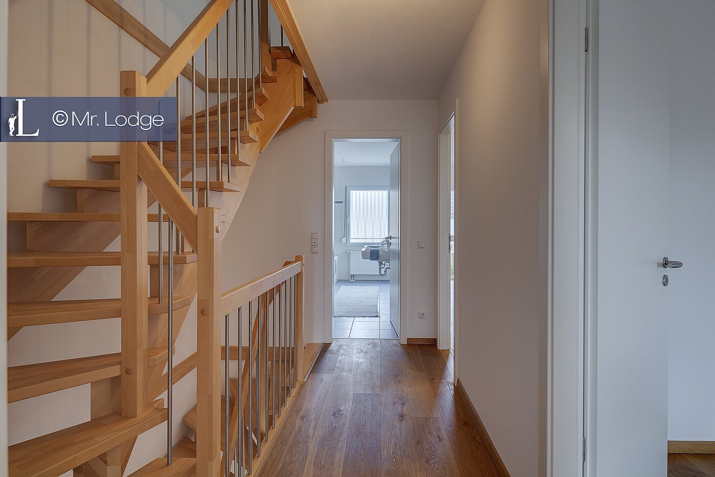 Appartamento a 5 camere | München-Trudering | 1902ML4 | Geräumiges Treppenhaus