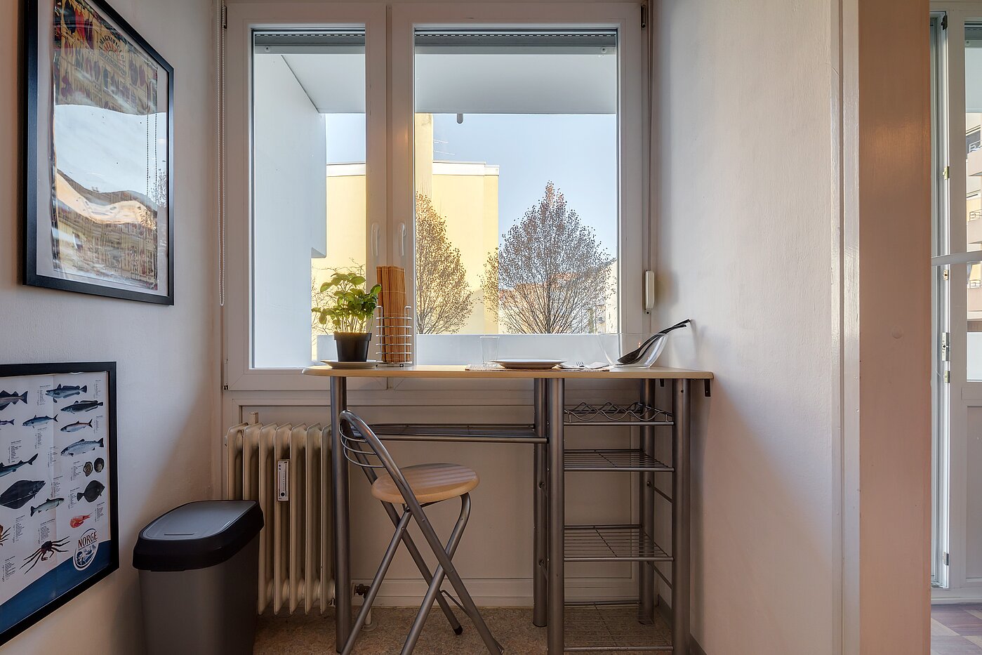 Appartamento a 1 camera | München-Neuhausen | 2301ML8 | ... mit kleinem Esstisch