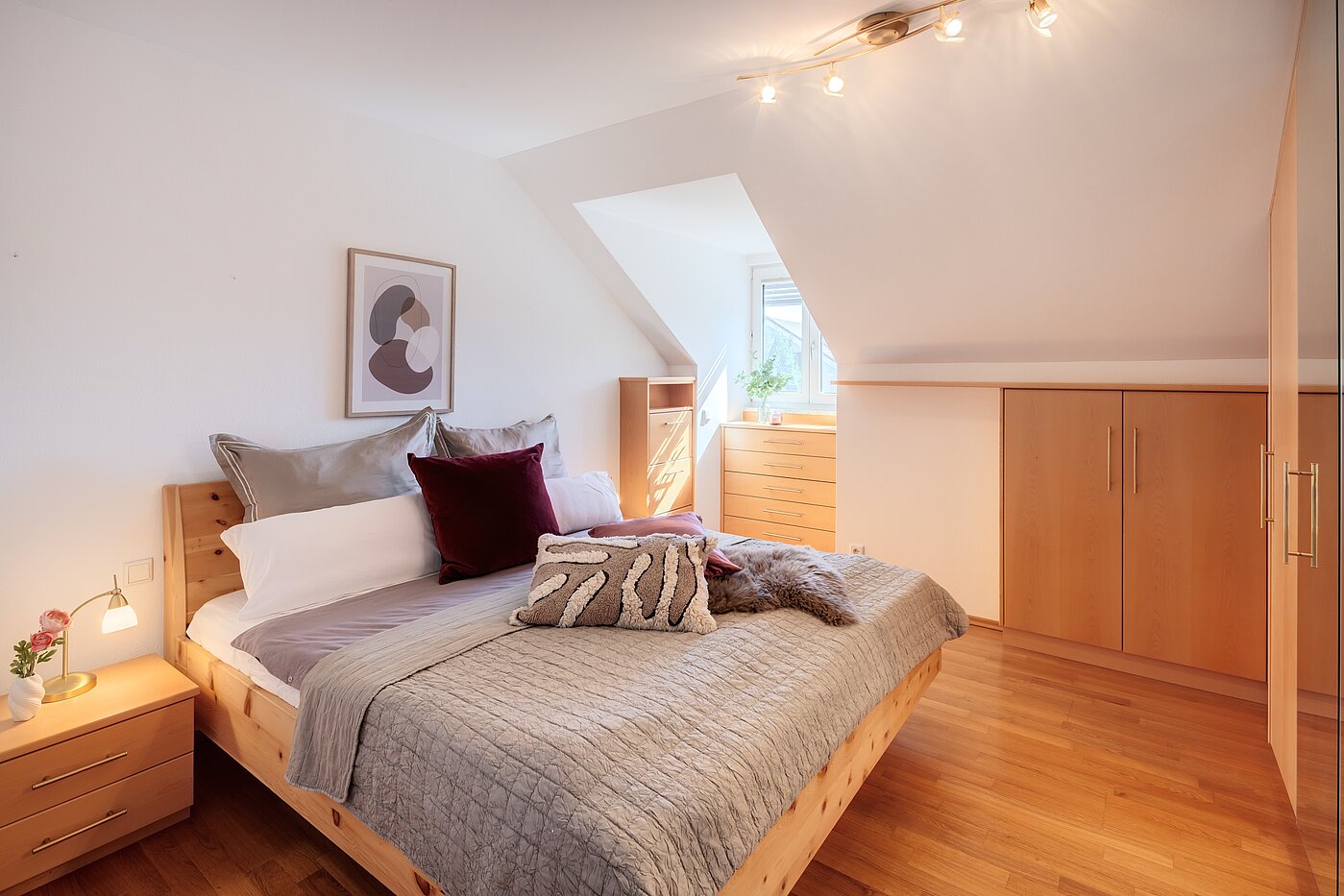Appartamento mansardato a 3 camere | 70501 | Schlafzimmer mit...