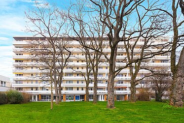 Schwabing: Appartamento di 3 stanze con balcone - Vista su Wartburgplatz -