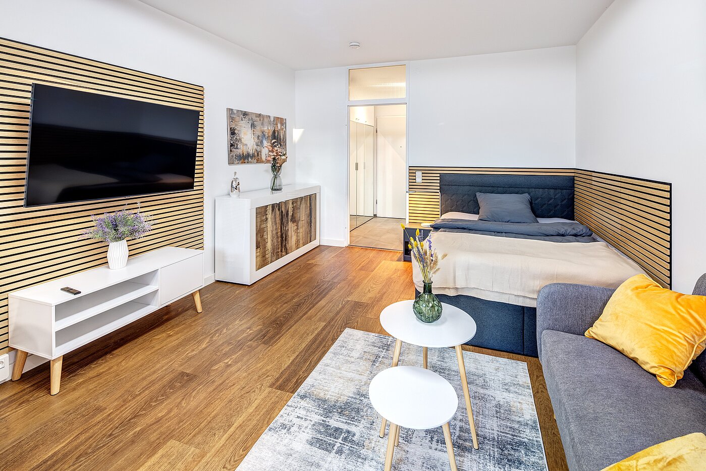 Apartment a 1 camera | München-Milbertshofen | 70183 | Mit Couch und Flatscreen