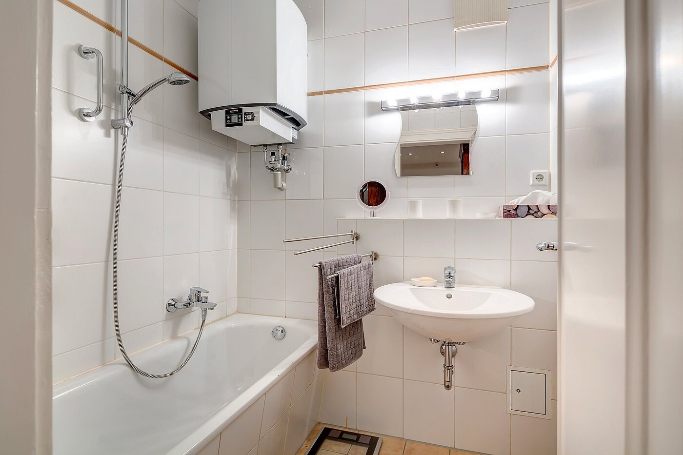 Appartamento a 2.5 camere | München-Au | 2110ML9 | Bad mit Badewanne und...