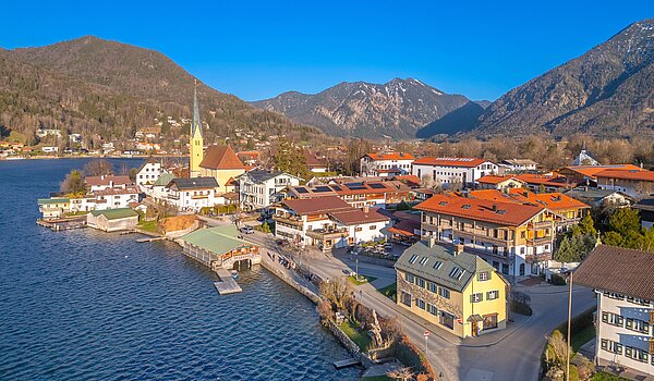 Mehrfamilienhaus a 11 camere | Rottach-Egern | 70215 | Luftaufnahme Richtung Seestraße