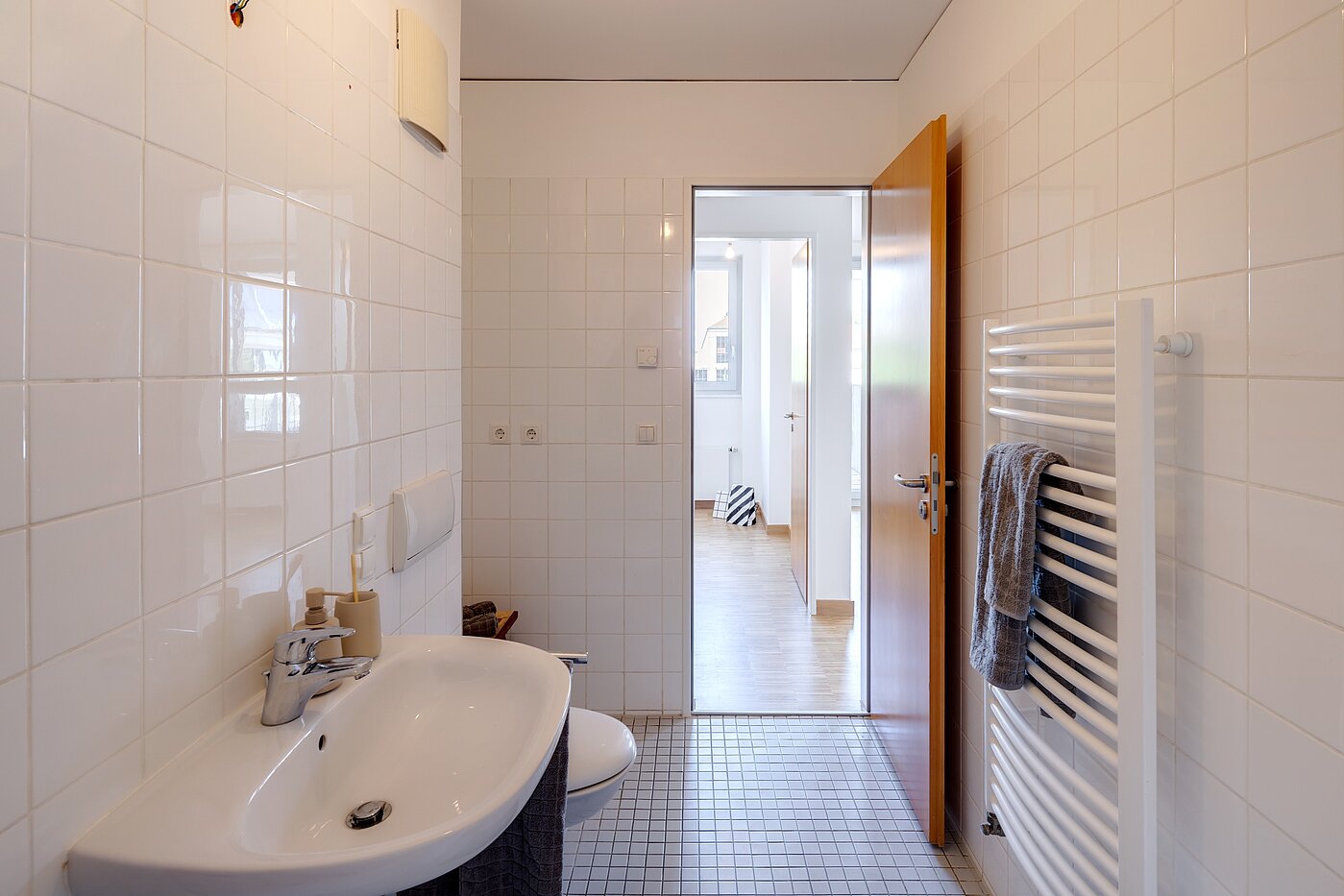 Appartamento a 2 camere | München-Schwanthalerhöhe | 2206ML11 | und Handtuchheizkörper