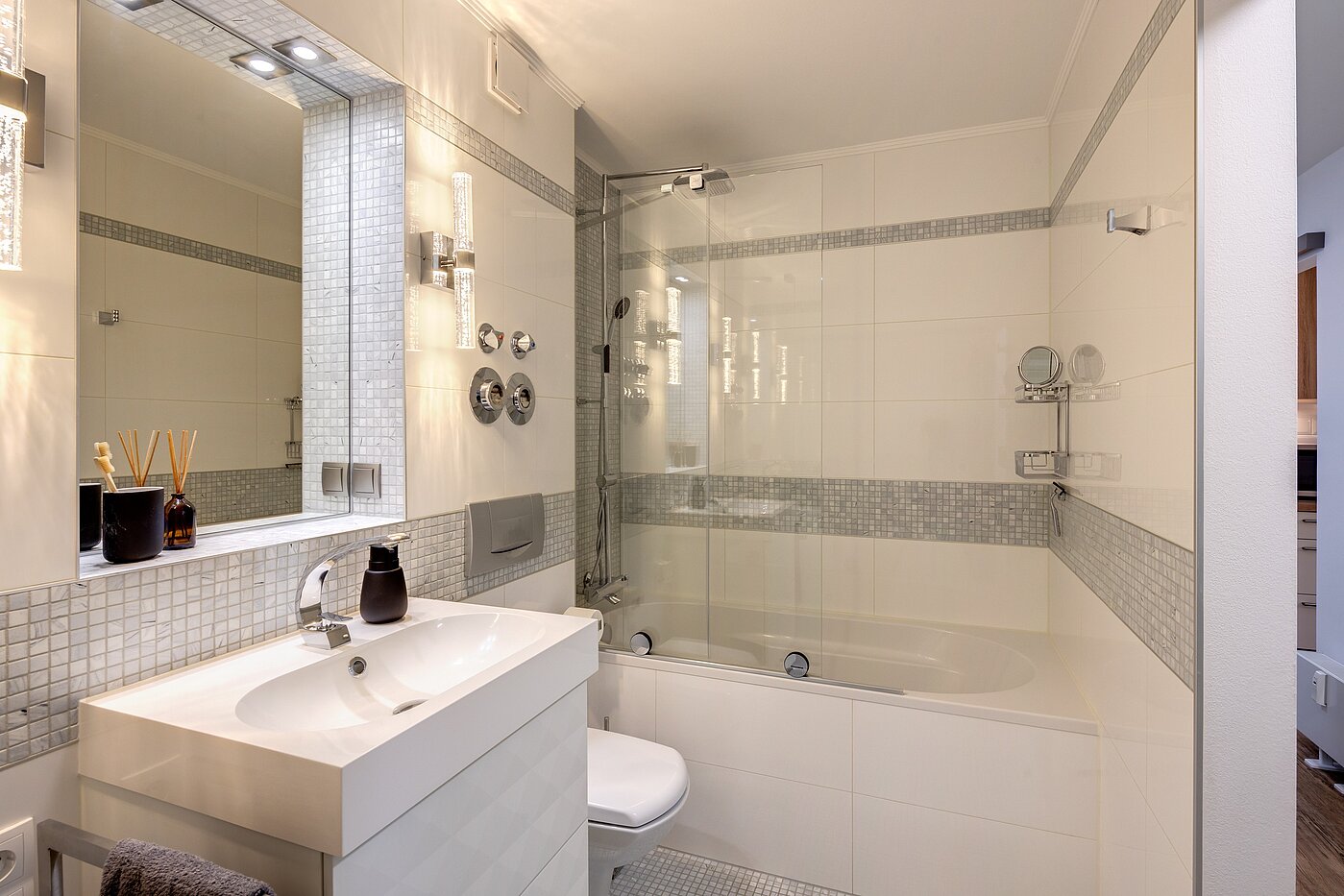 Appartamento Maisonette a 3 camere | München-Milbertshofen | 702341 | Badezimmer mit Badewanne...