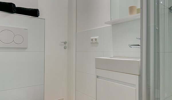 Appartamento al piano terra a 4 camere | München-Neuhausen | 70471 | ...mit Dusche