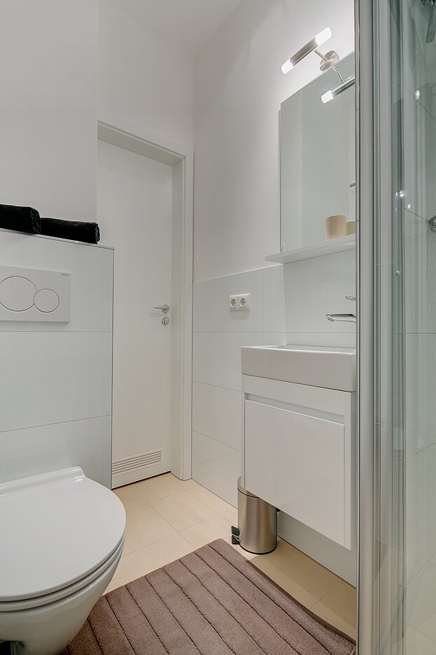 Appartamento al piano terra a 4 camere | München-Neuhausen | 70471 | ...mit Dusche