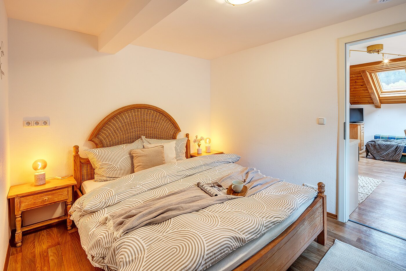 Appartamento mansardato a 2 camere | Bad Wiessee | 70017 | ...mit großzügigem Bett...