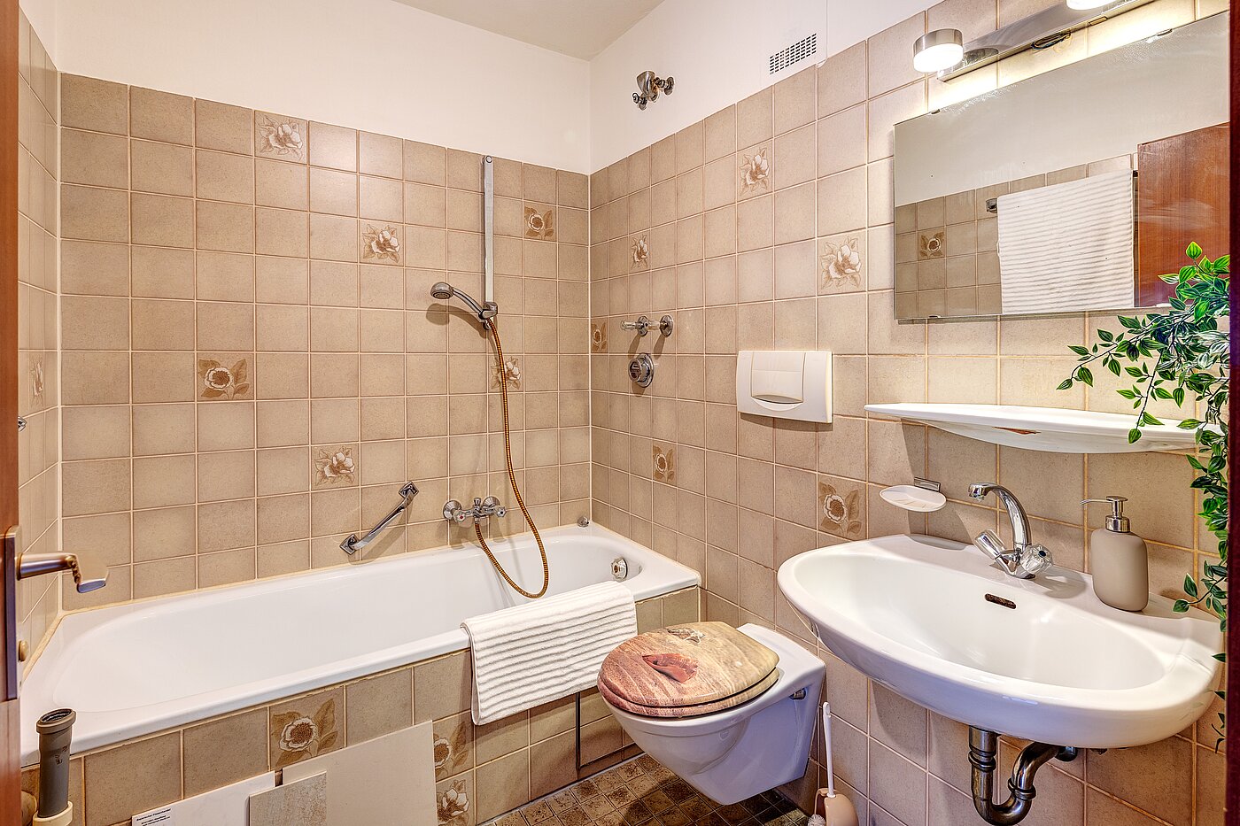 Appartamento a 2 camere | München-Moosach | 2203ML5 | Bad mit Waschmaschinenstellplatz