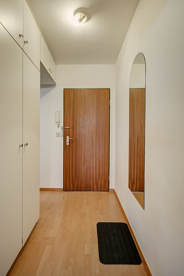 Appartamento a 1 camera | München-Nymphenburg | 1904ML3 | Flur mit Einbauschrank