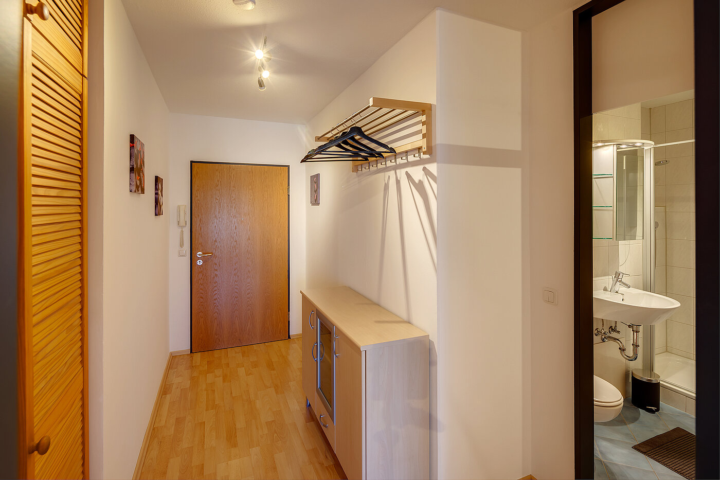 Appartamento al piano terra a 2 camere | München-Feldmoching | 70424 | ...Garderobe