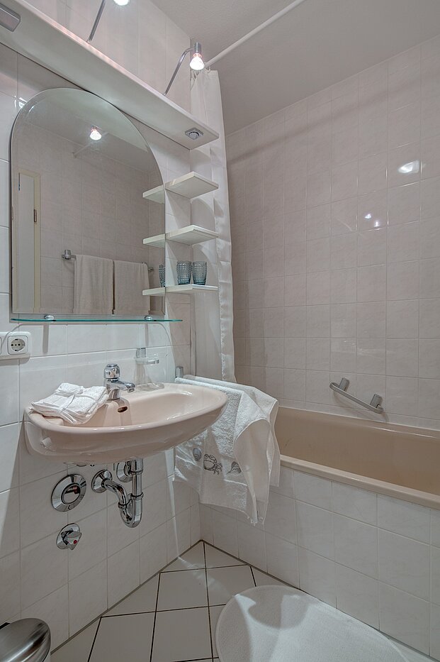 Appartamento a 2 camere | München-Ramersdorf | 2207ML11 | ...mit Badewanne