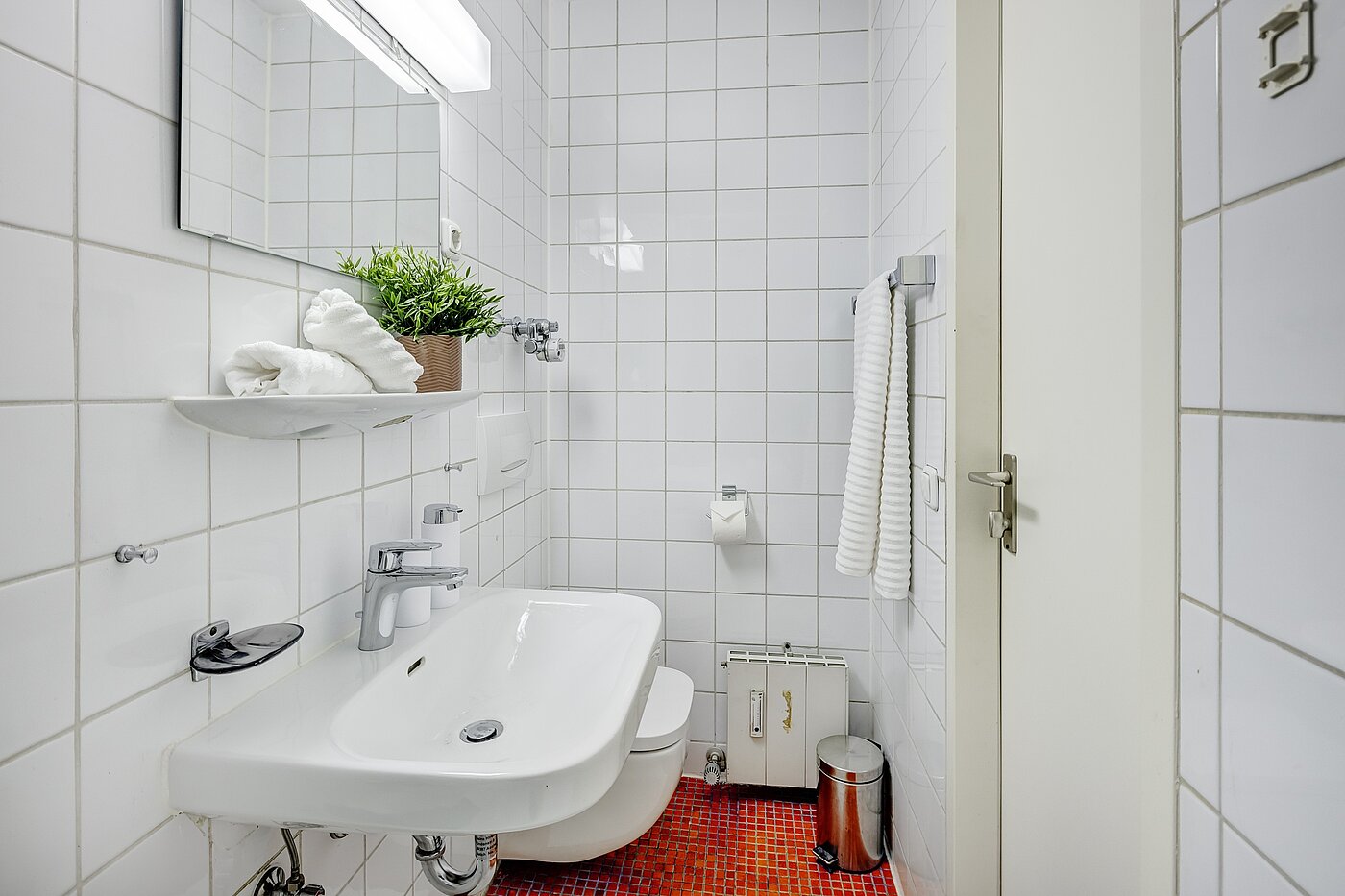 Appartamento a 1 camera | München-Maxvorstadt | 2110ML7 | Bad mit Waschbecken, WC...