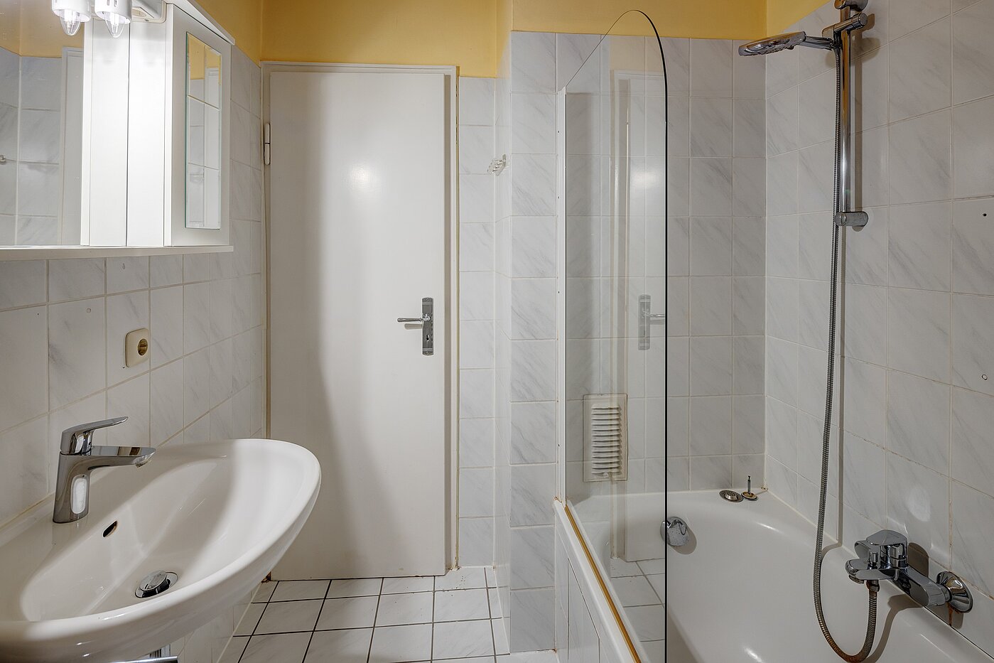 Appartamento a 2 camere | 70075 | ...Badewanne
