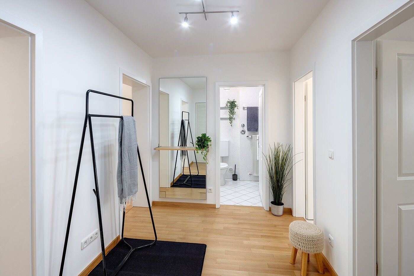 Appartamento a 3 camere | München-Obergiesing | 70028 | Ansprechender Eingangsbereich...