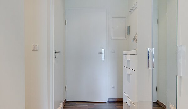 Appartamento al piano terra a 4 camere | München-Neuhausen | 70471 | Flur mit viel Stauraum