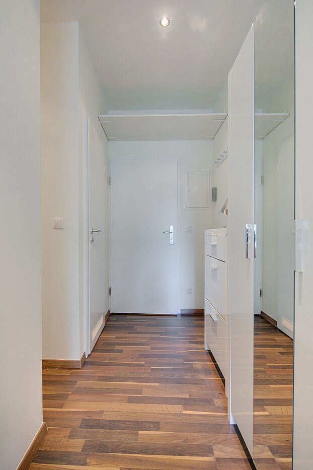 Appartamento al piano terra a 4 camere | München-Neuhausen | 70471 | Flur mit viel Stauraum