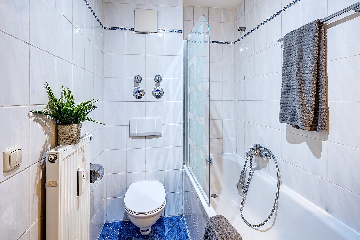 Appartamento al piano terra a 1.5 camere | München-Aubing | 70000 | ...Badewanne