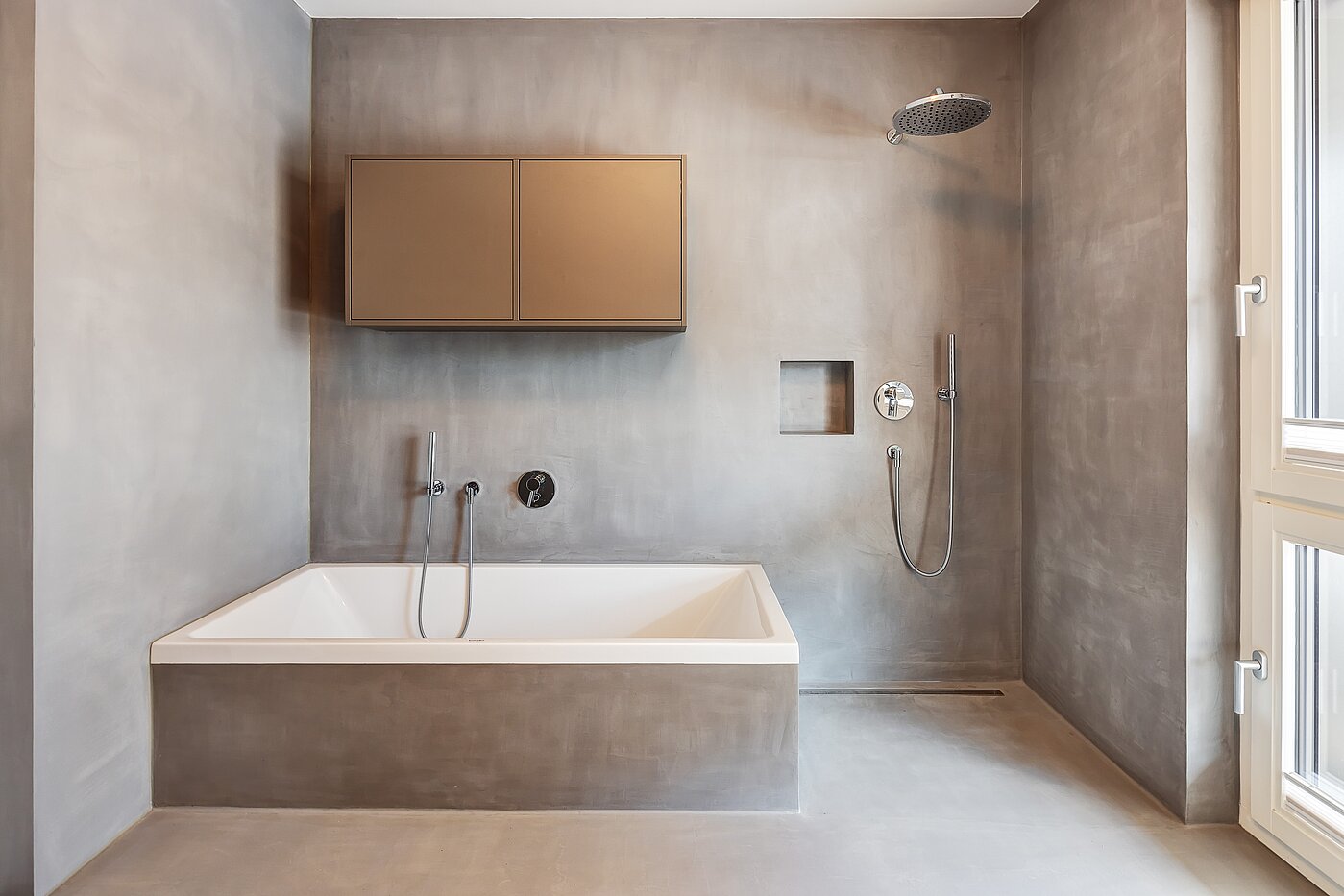Appartamento al piano terra a 3 camere | 70309 | ...Badewanne und...