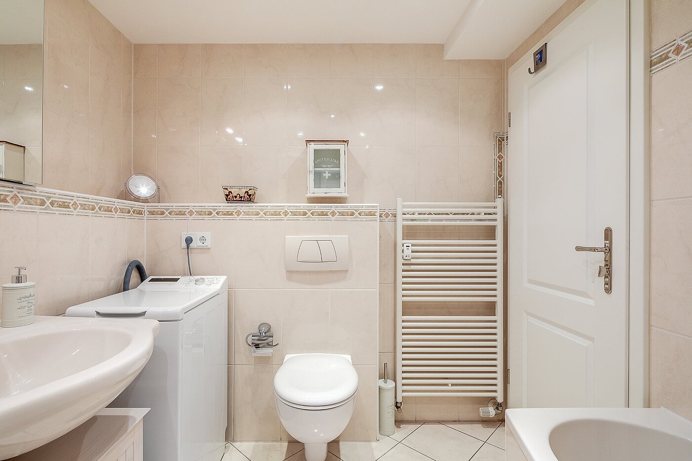 Appartamento a 2.5 camere | München-Moosach | 2012ML4 | Badewanne und Waschmaschine