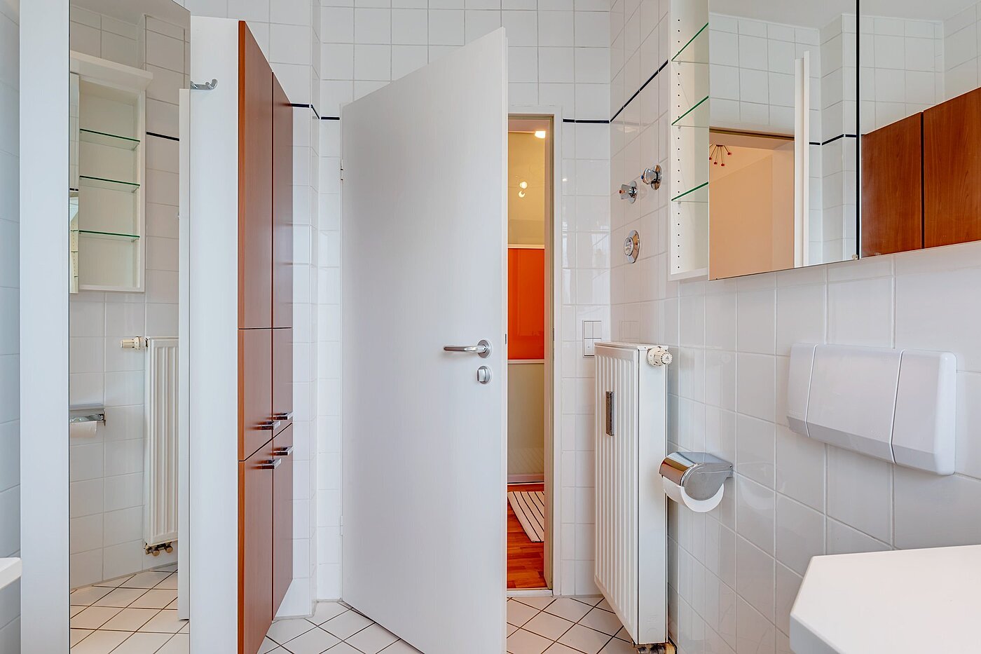 Appartamento mansardato a 2 camere | München-Sendling | 1911ML4 | Spiegelschrank im Bad