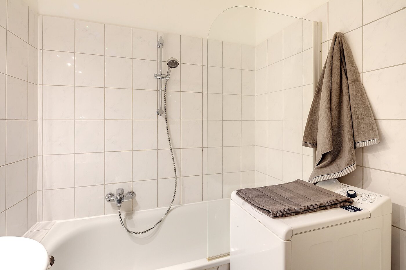 Appartamento a 3 camere | München-Nymphenburg | 2001ML8 | Bad mit Badewanne