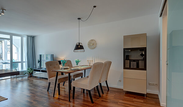 Appartamento a 2 camere | München-Schwabing | 70434 | ...und Esstisch