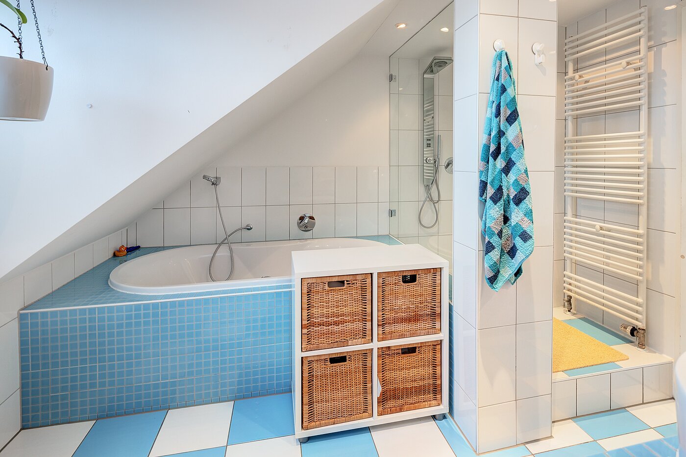 Appartamento a 5 camere | München-Neuhausen | 70140 | ...Wanne und Dusche