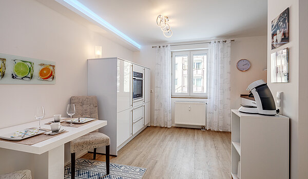 Appartamento a 2 camere | München-Allach | 70412 | Küche mit Essplatz...
