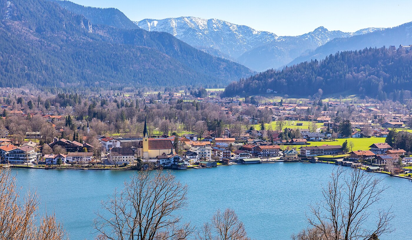 Mehrfamilienhaus a 11 camere | Rottach-Egern | 70215 | Blick auf die Bucht...