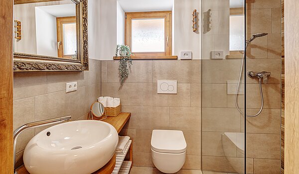 Appartamento a 6 camere | 70095 | ....und Bad en Suite